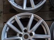 Grajewo ogłoszenia: Felgi aluminiowe 7,5 j
Rozstaw śrub 5×120
Otwór centralny 72,6... - zdjęcie