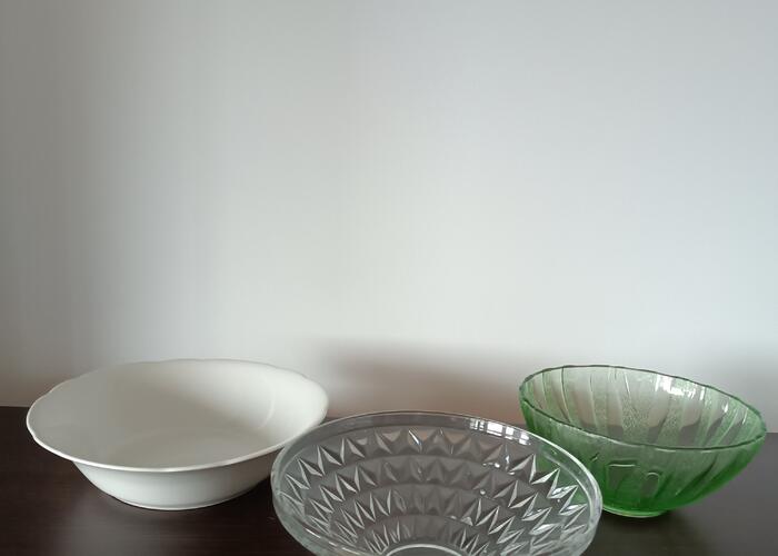 Grajewo ogłoszenia: Sprzedam trzy duże salaterki. Stan idealny. Cena 12 zł za...