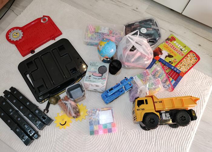 Grajewo ogłoszenia: Sprzedam zabawki stan bdb warsztat samochodowy,autka,zestaw...