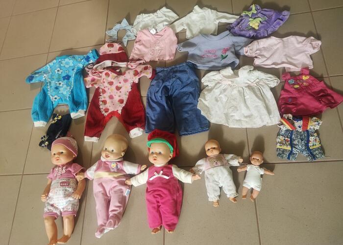 Grajewo ogłoszenia: Sprzedam widoczne na zdjęciu lalki i ubranka