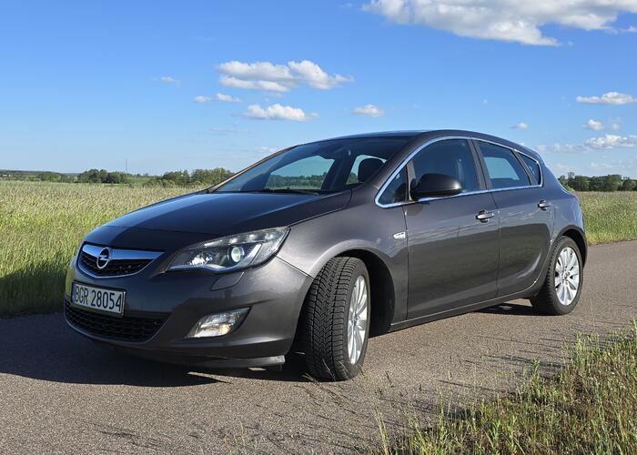 Grajewo ogłoszenia: Sprzedam Opel Astra J z 2010 roku silnik 1.7 diesel. Bogato...